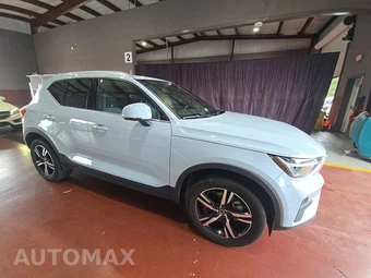 2024 Volvo XC40 B5 Core Bright Theme - miniatura 3