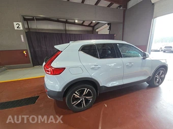 2024 Volvo XC40 B5 Core Bright Theme - miniatura 4