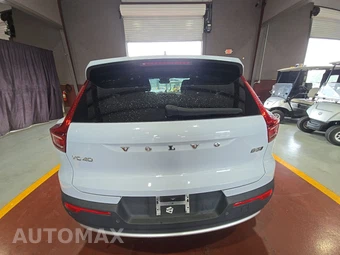 2024 Volvo XC40 B5 Core Bright Theme - miniatura 5