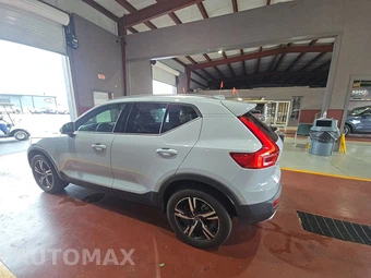 2024 Volvo XC40 B5 Core Bright Theme - miniatura 6