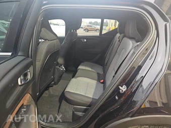 2024 Volvo XC40 B5 Core Bright Theme - miniatura 13