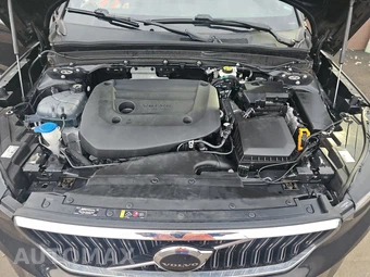 2024 Volvo XC40 B5 Core Bright Theme - miniatura 15