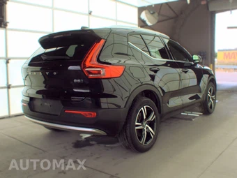 2024 Volvo XC40 B5 Core Bright Theme - miniatura 4