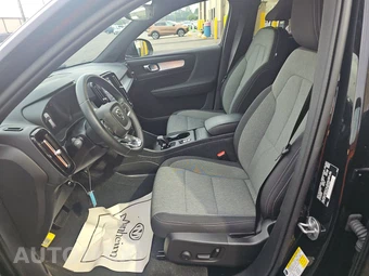 2024 Volvo XC40 B5 Core Bright Theme - miniatura 7