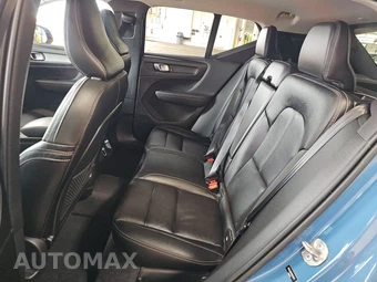 2024 Volvo XC40 B5 Core Dark Theme - miniatura 13