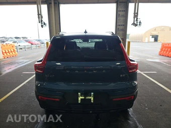 2024 Volvo XC40 B5 Core Dark Theme - miniatura 5