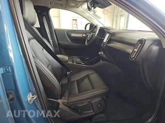 2024 Volvo XC40 B5 Core Dark Theme - miniatura 8
