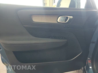 2024 Volvo XC40 B5 Core Dark Theme - miniatura 9