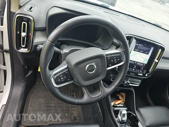 2024 Volvo XC40 B5 Plus Bright Theme - miniatura 10