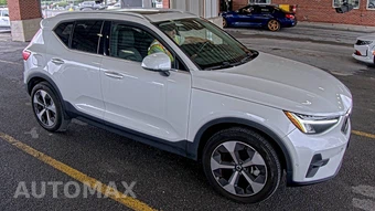 2024 Volvo XC40 B5 Plus Bright Theme - miniatura 3