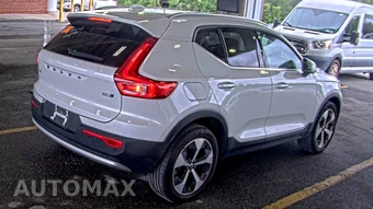 2024 Volvo XC40 B5 Plus Bright Theme - miniatura 4