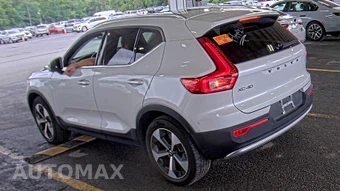 2024 Volvo XC40 B5 Plus Bright Theme - miniatura 6