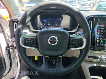2024 Volvo XC40 B5 Plus Bright Theme – miniatura 10