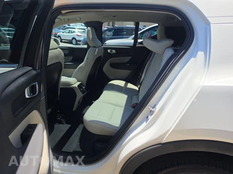 2024 Volvo XC40 B5 Plus Bright Theme – miniatura 13