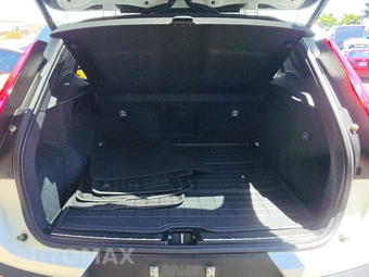 2024 Volvo XC40 B5 Plus Bright Theme – miniatura 16