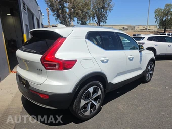 2024 Volvo XC40 B5 Plus Bright Theme – miniatura 4