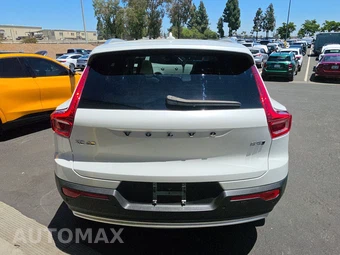 2024 Volvo XC40 B5 Plus Bright Theme – miniatura 5