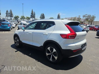 2024 Volvo XC40 B5 Plus Bright Theme – miniatura 6