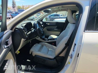 2024 Volvo XC40 B5 Plus Bright Theme – miniatura 7