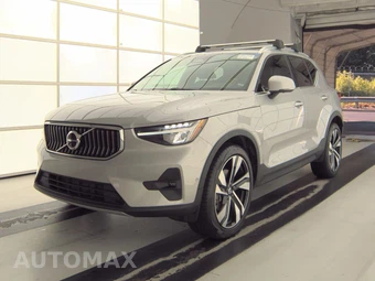 2024 Volvo XC40 B5 Plus Bright Theme
