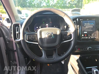 2024 Volvo XC40 B5 Plus Bright Theme – miniatura 10