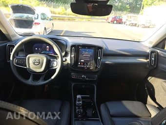 2024 Volvo XC40 B5 Plus Bright Theme – miniatura 11