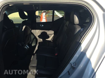 2024 Volvo XC40 B5 Plus Bright Theme – miniatura 13