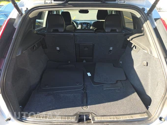 2024 Volvo XC40 B5 Plus Bright Theme – miniatura 16