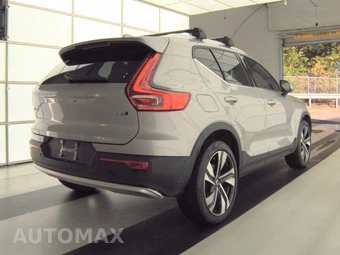 2024 Volvo XC40 B5 Plus Bright Theme – miniatura 4