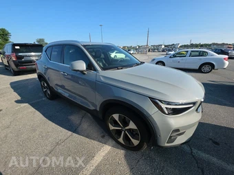 2024 Volvo XC40 B5 Plus Bright Theme – miniatura 3