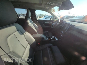 2024 Volvo XC40 B5 Plus Bright Theme – miniatura 8