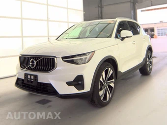 2024 Volvo XC40 B5 Plus Bright Theme