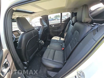 2024 Volvo XC40 B5 Plus Bright Theme – miniatura 13