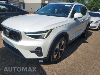 2024 Volvo XC40 B5 Plus Bright Theme