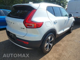 2024 Volvo XC40 B5 Plus Bright Theme - miniatura 4
