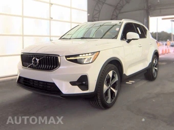 2024 Volvo XC40 B5 Plus Bright Theme