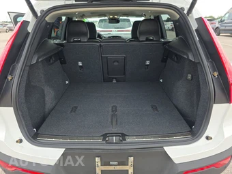2024 Volvo XC40 B5 Plus Bright Theme – miniatura 16