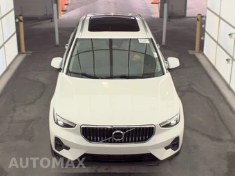 2024 Volvo XC40 B5 Plus Bright Theme – miniatura 2