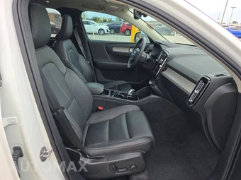 2024 Volvo XC40 B5 Plus Bright Theme – miniatura 8