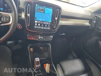 2024 Volvo XC40 B5 Plus Bright Theme – miniatura 11