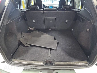 2024 Volvo XC40 B5 Plus Bright Theme – miniatura 16