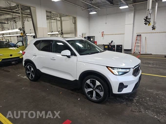 2024 Volvo XC40 B5 Plus Bright Theme – miniatura 3