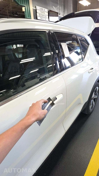 2024 Volvo XC40 B5 Plus Bright Theme – miniatura 32