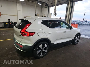 2024 Volvo XC40 B5 Plus Bright Theme – miniatura 4