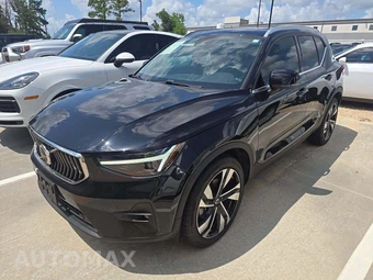 2024 Volvo XC40 B5 Plus Bright Theme