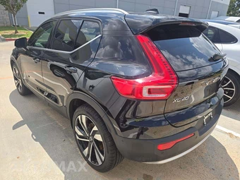 2024 Volvo XC40 B5 Plus Bright Theme - miniatura 2