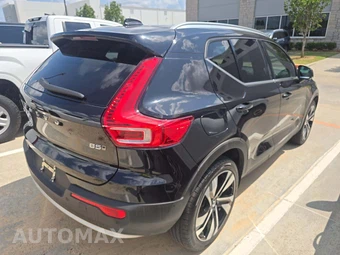 2024 Volvo XC40 B5 Plus Bright Theme - miniatura 3