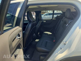 2024 Volvo XC40 B5 Plus Dark Theme – miniatura 13