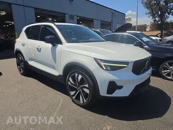 2024 Volvo XC40 B5 Plus Dark Theme – miniatura 3