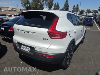 2024 Volvo XC40 B5 Plus Dark Theme – miniatura 4
